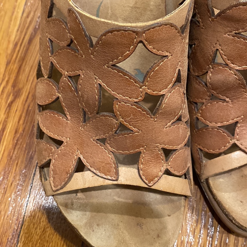 Dansko Clarissa Leather Floral Cutout clogs/sandals - Picture 3 of 9